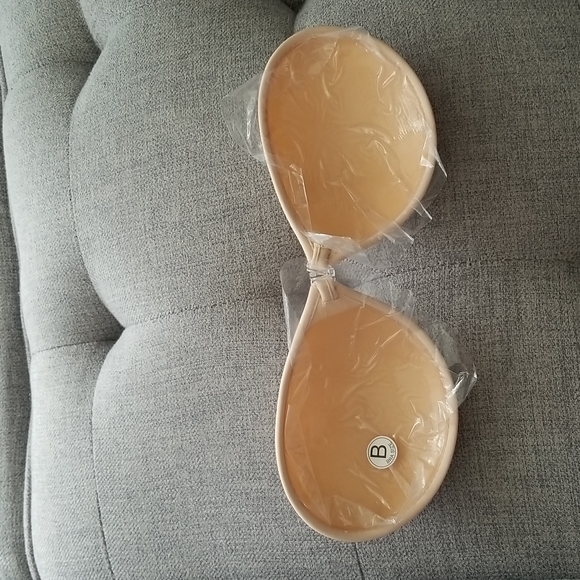NWOT stick on bra - Picture 4 of 6